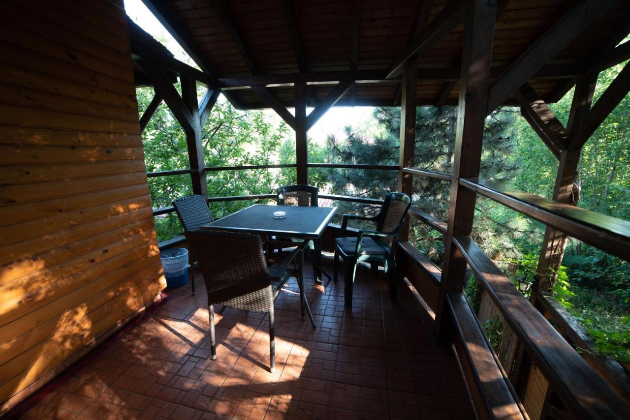 Casa Mica Guesthouse Bukarest Eksteriør billede