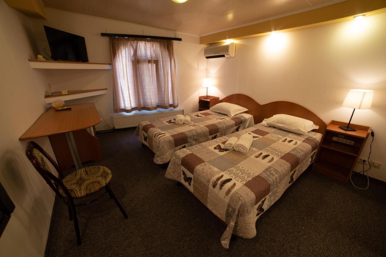 Casa Mica Guesthouse Bukarest Eksteriør billede