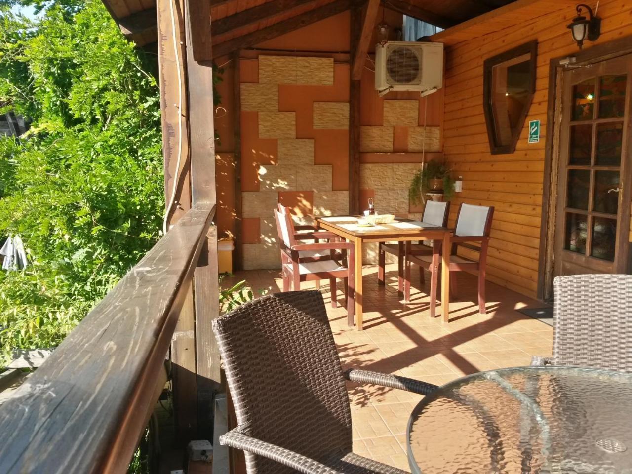 Casa Mica Guesthouse Bukarest Eksteriør billede