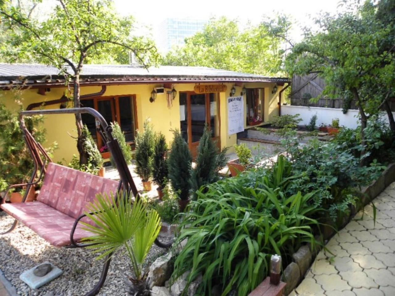 Casa Mica Guesthouse Bukarest Eksteriør billede