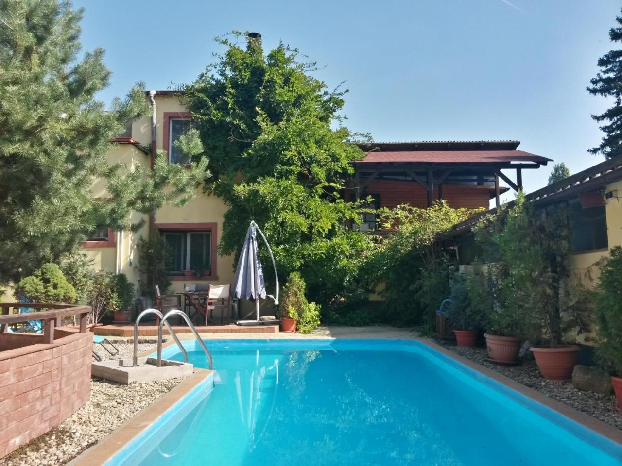 Casa Mica Guesthouse Bukarest Eksteriør billede