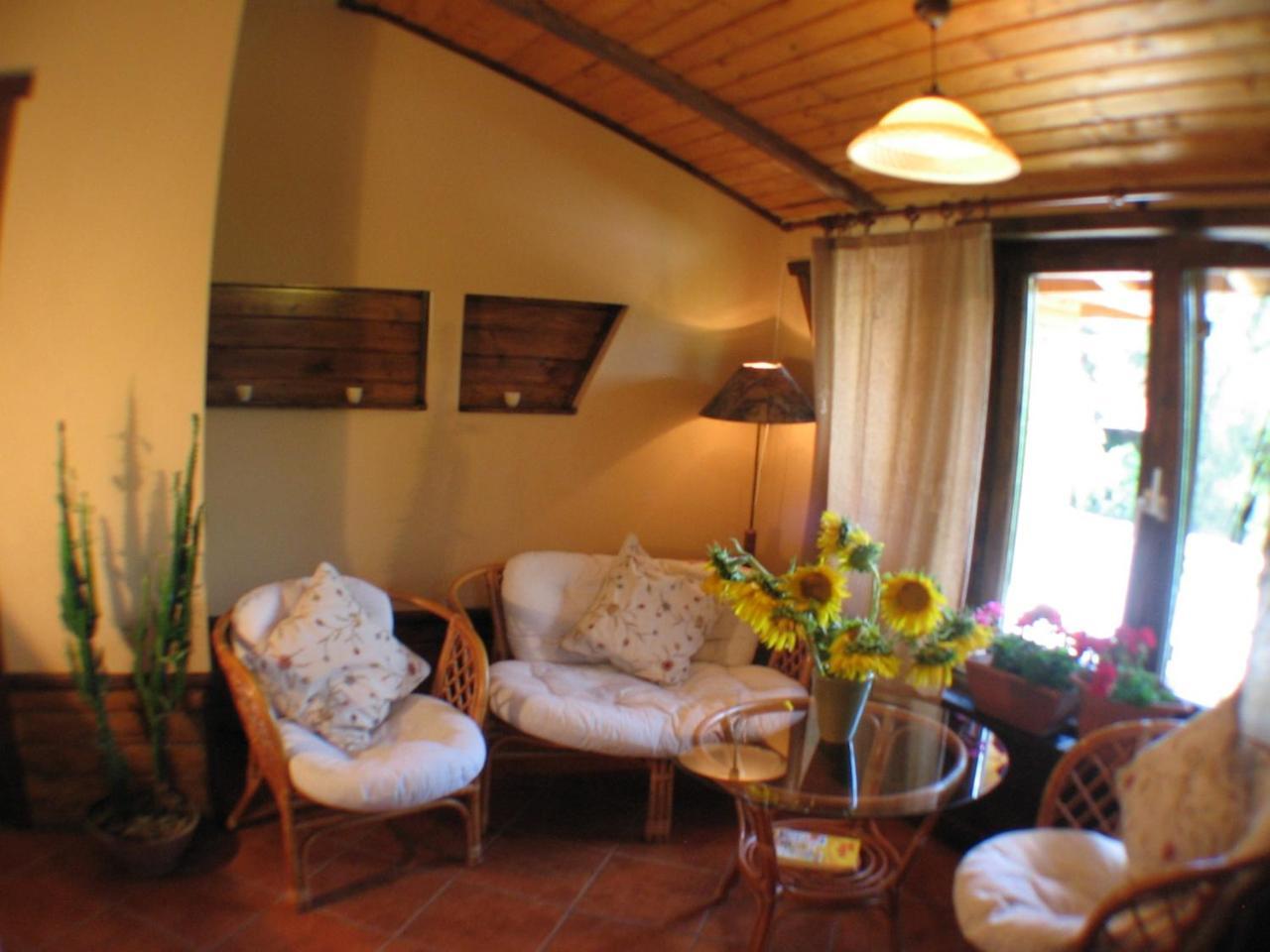 Casa Mica Guesthouse Bukarest Eksteriør billede