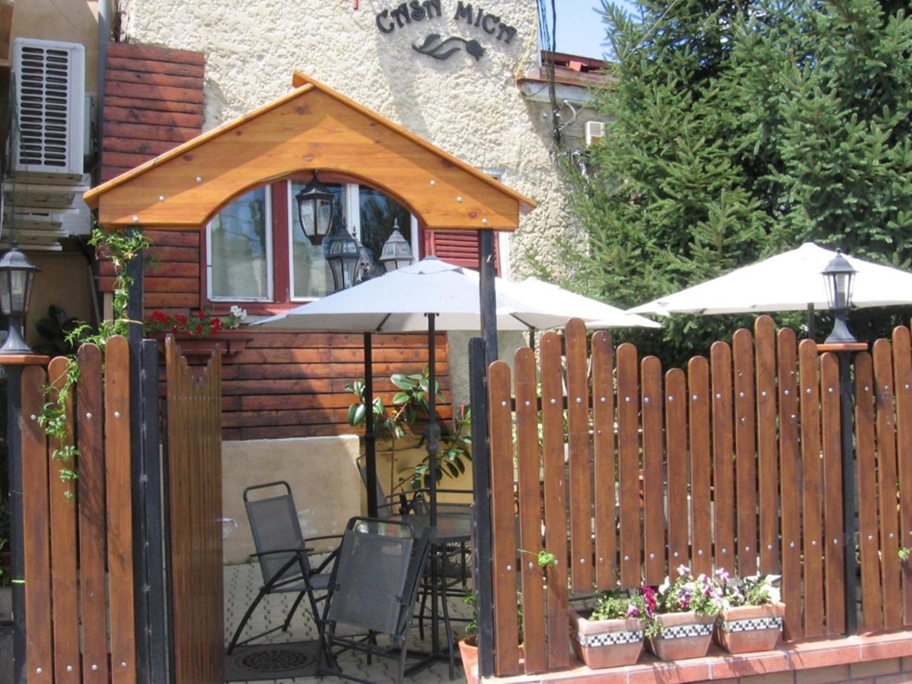 Casa Mica Guesthouse Bukarest Eksteriør billede