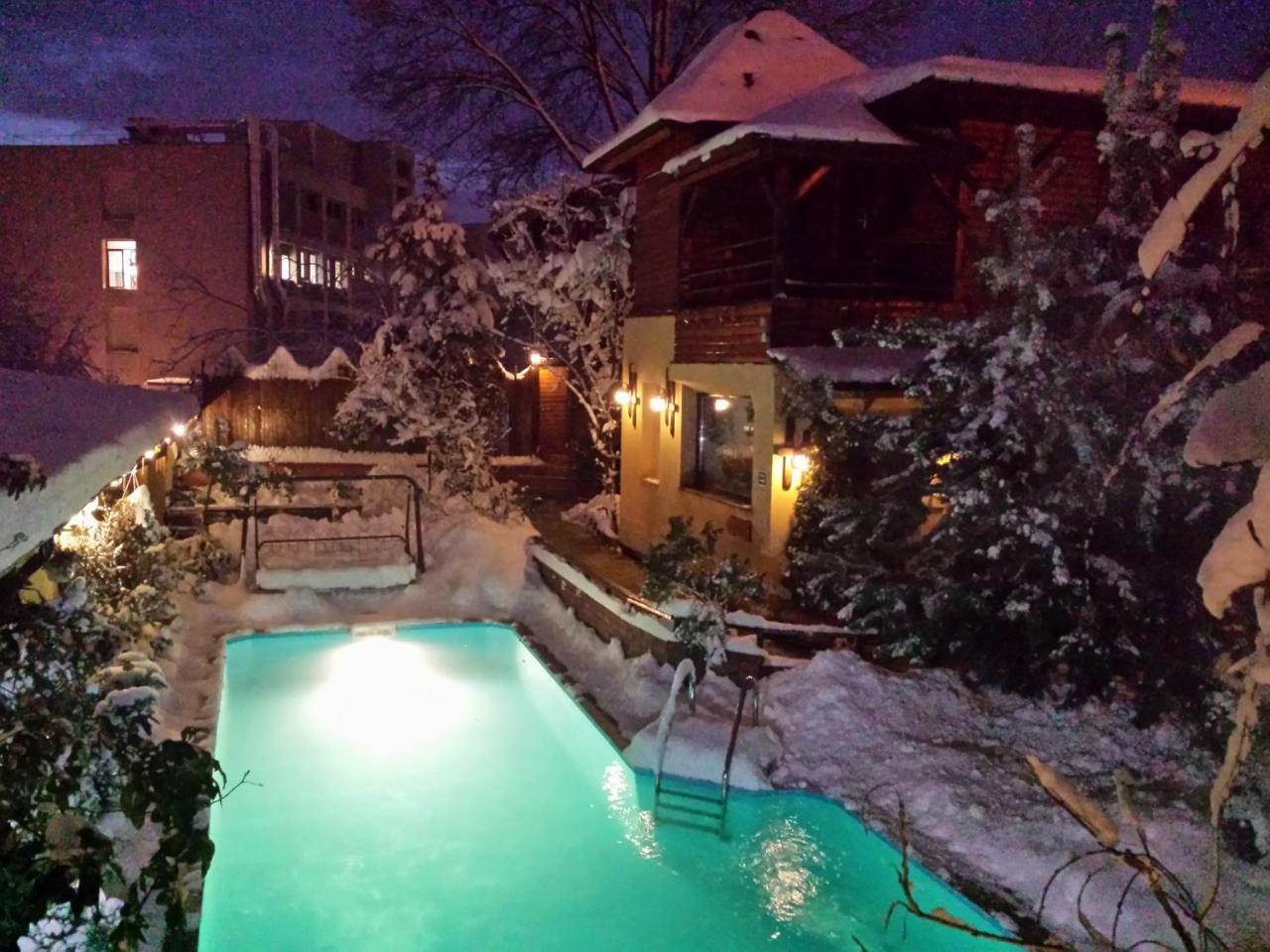 Casa Mica Guesthouse Bukarest Eksteriør billede